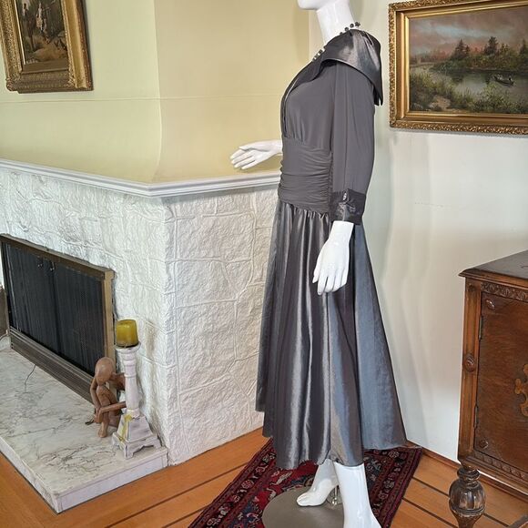 Eliza J 3/4 Sleeve Ruched Waist 50s Inspired Party / Cocktail Dress - Picture 4 of 14